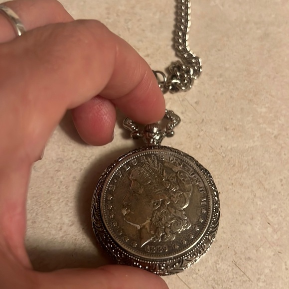 American Coin Treasures 1800's Morgan Silver Dollar Pocket Watch - Picture 4 of 8